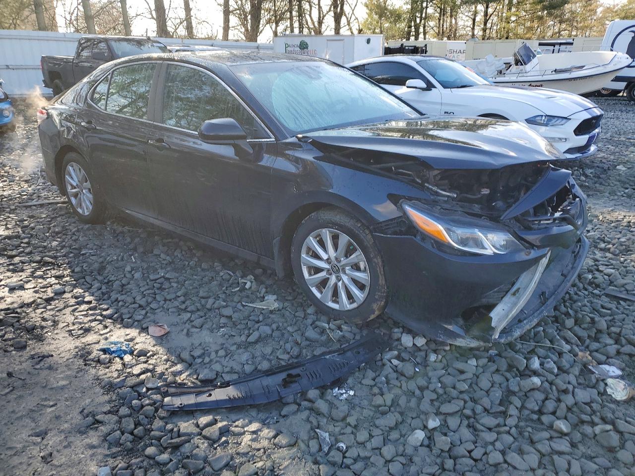 2020 TOYOTA CAMRY LE photo 4
