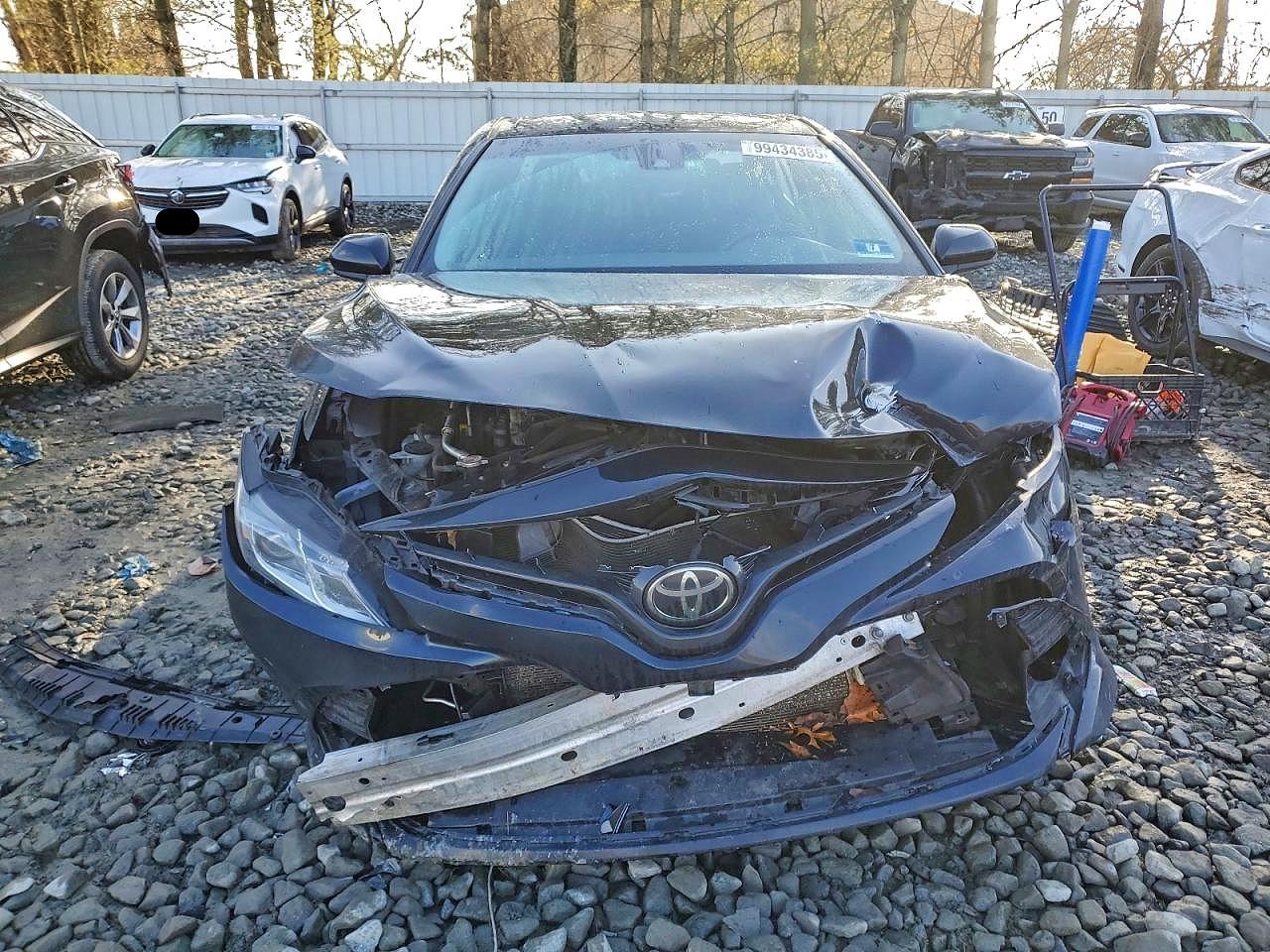 2020 TOYOTA CAMRY LE photo 5