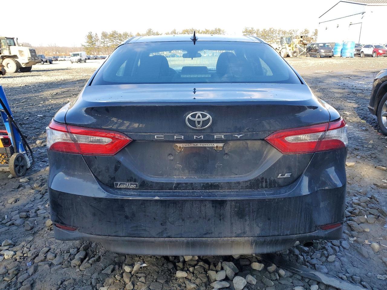 2020 TOYOTA CAMRY LE photo 6