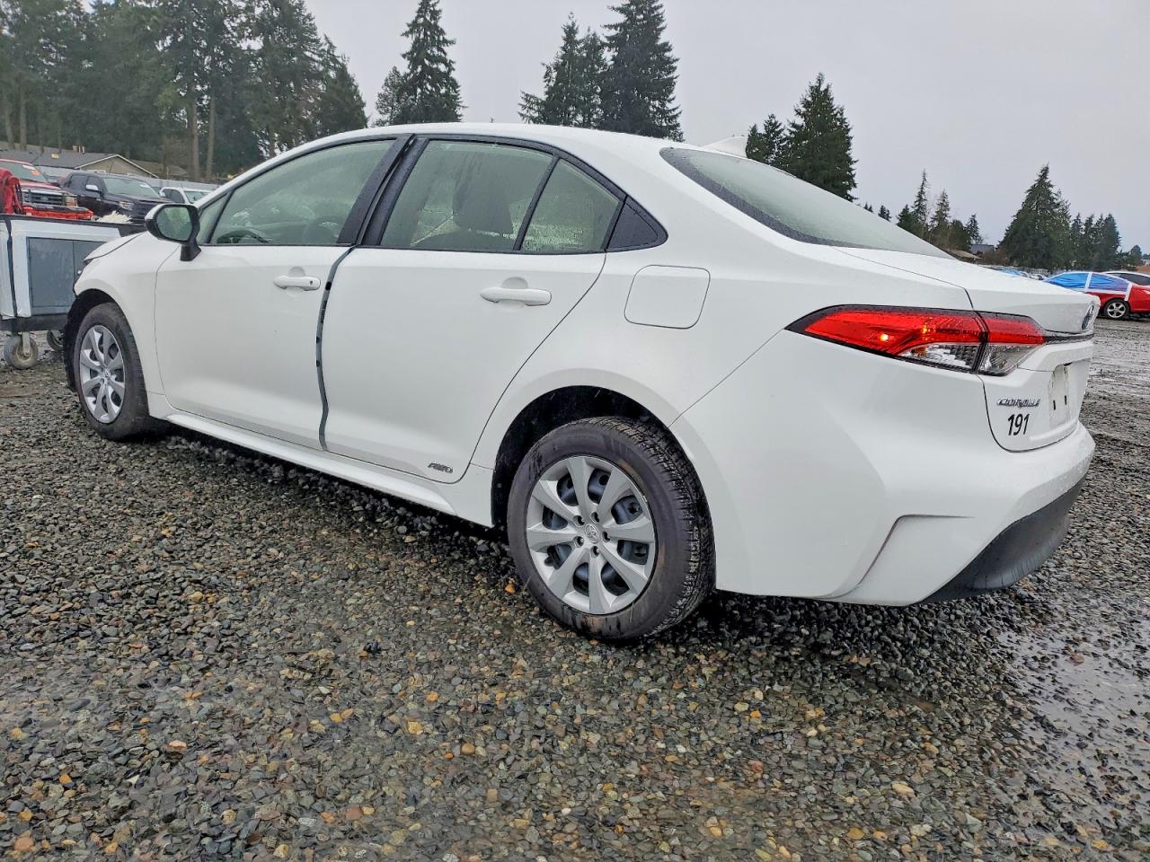 2025 TOYOTA COROLLA LE photo 2