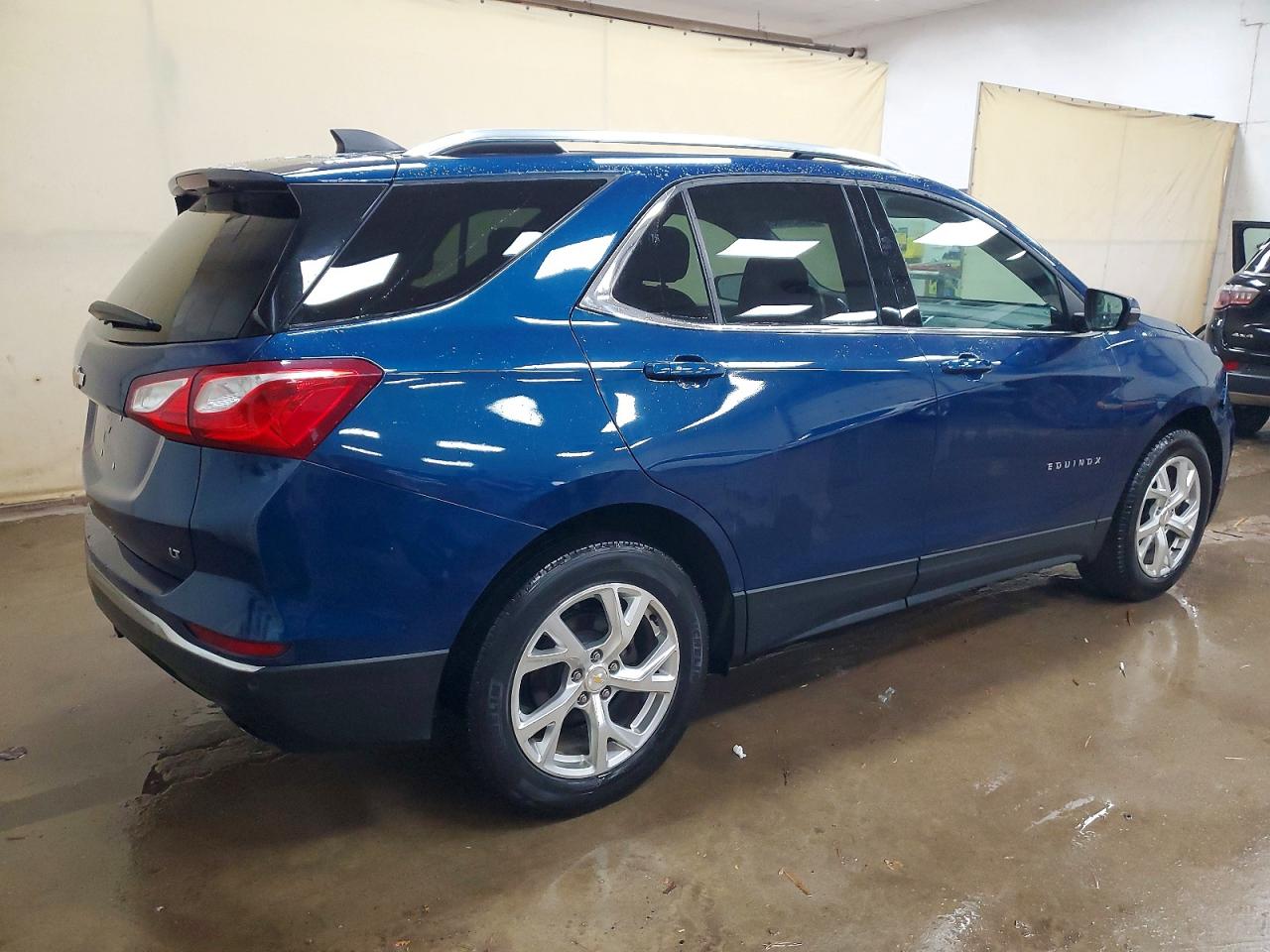 2019 CHEVROLET EQUINOX LT photo 3