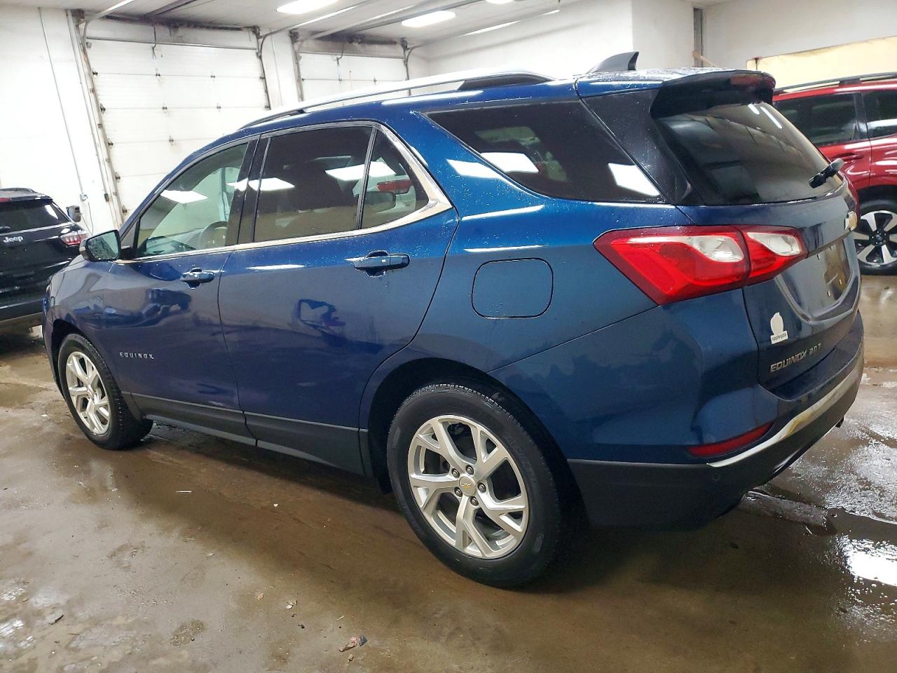 2019 CHEVROLET EQUINOX LT photo 2