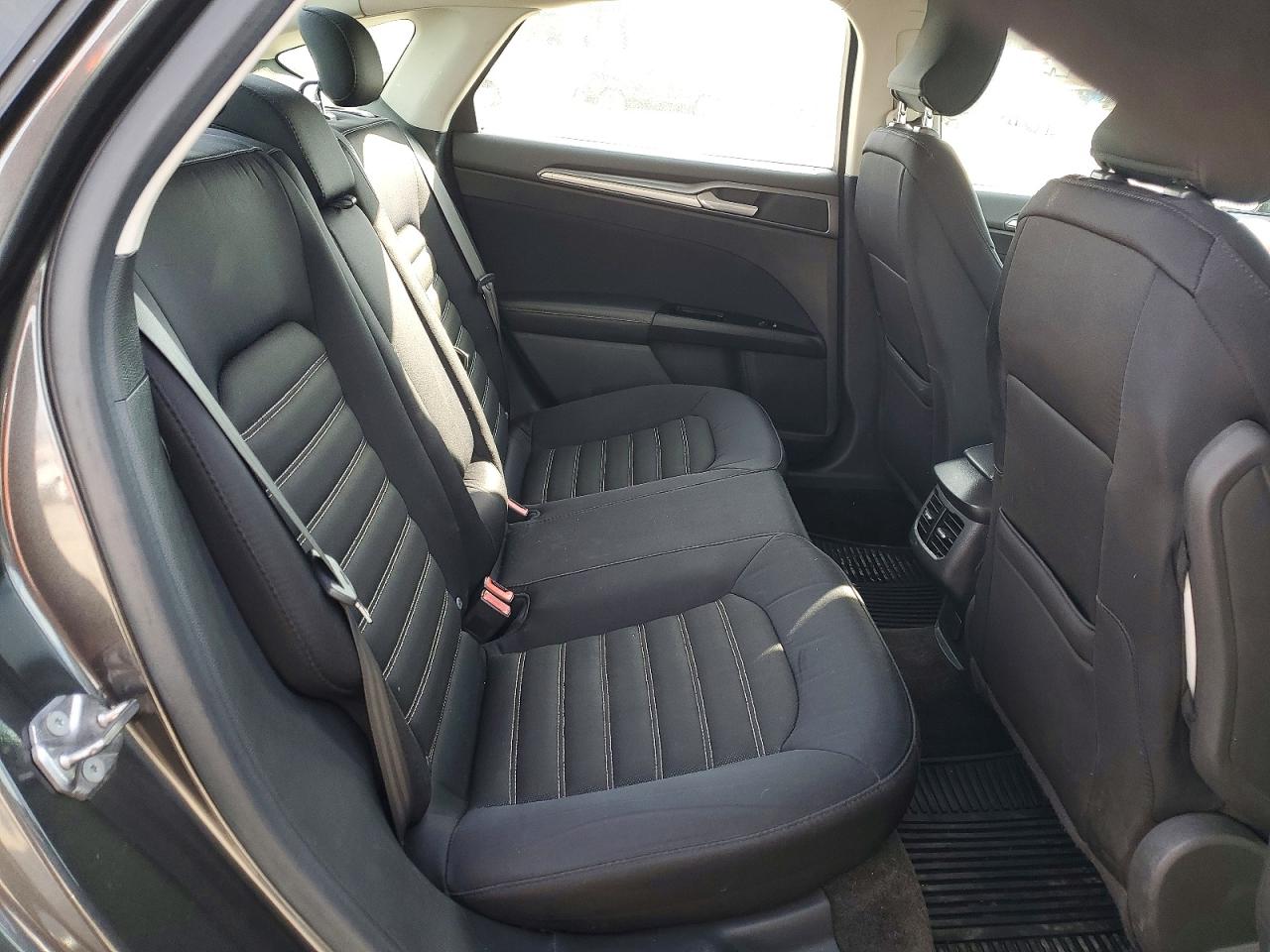 2015 FORD FUSION SE photo 10