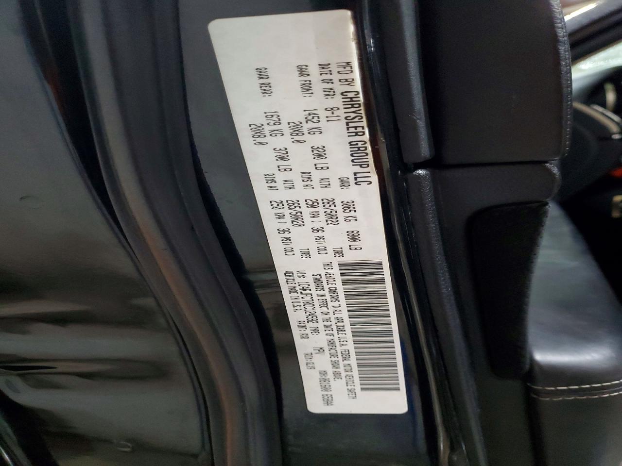2012 JEEP GRAND CHEROKEE OVERLAND photo 13