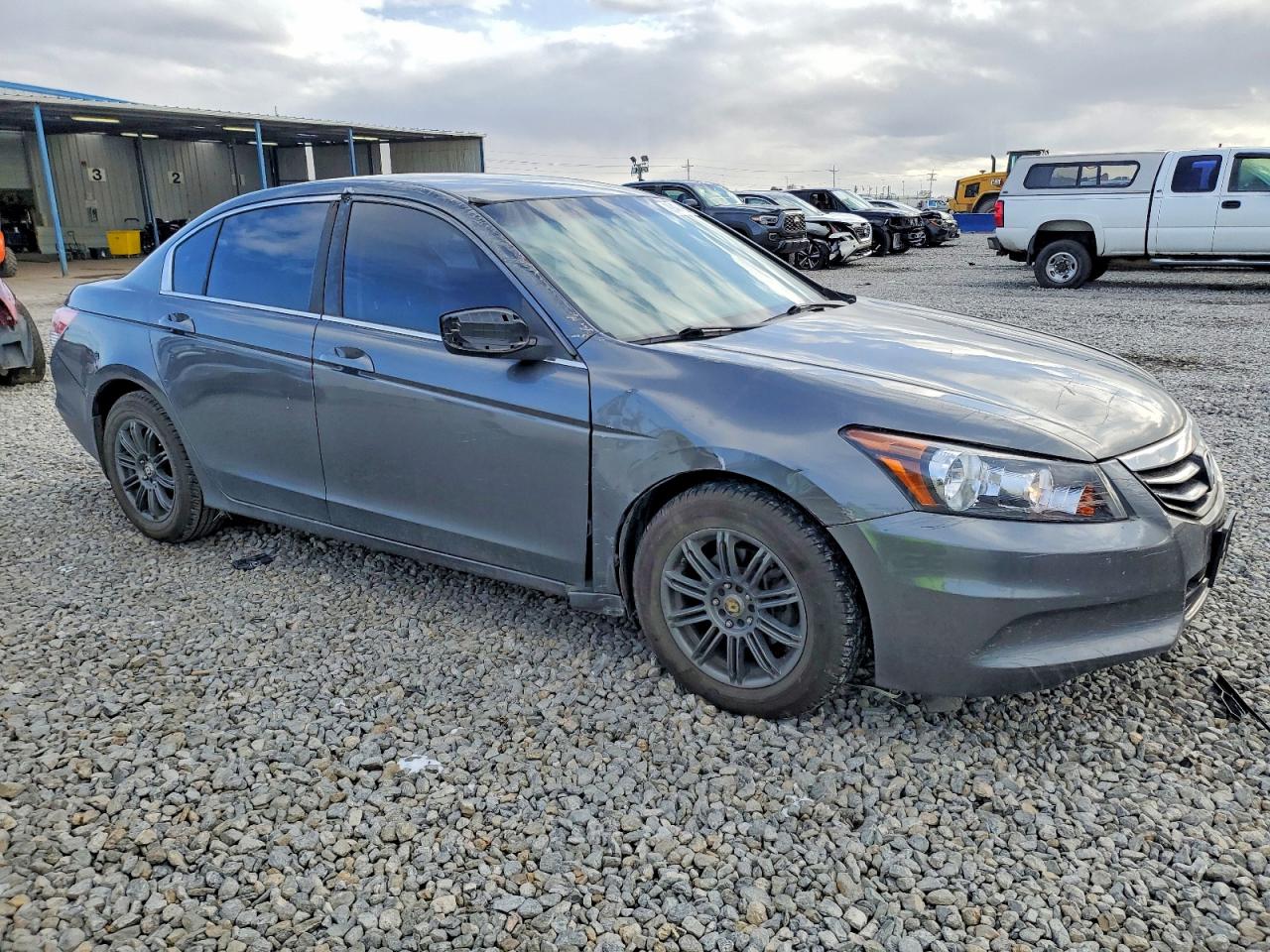 2011 HONDA ACCORD LXP photo 4