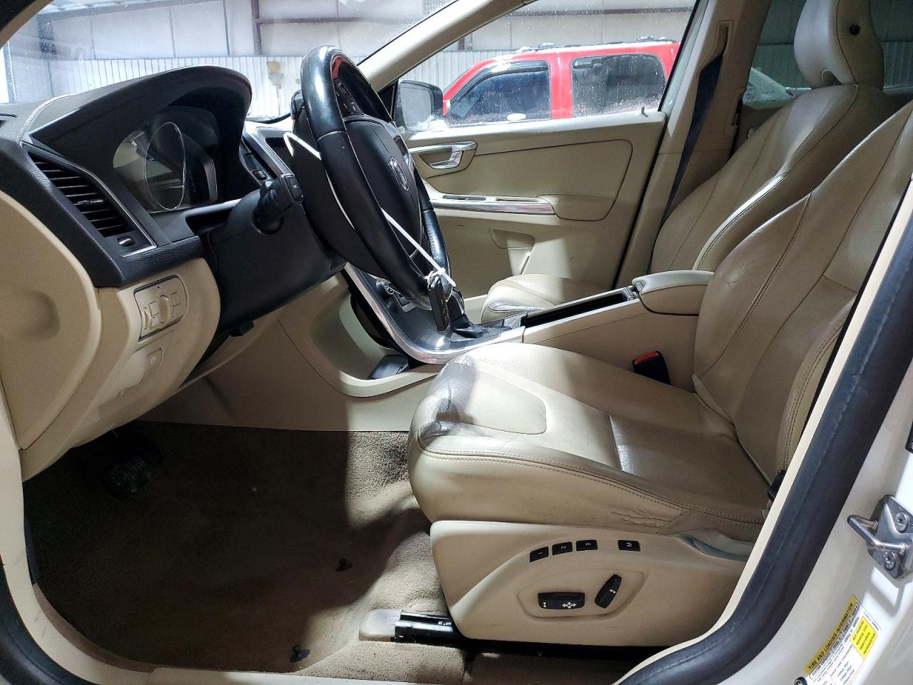 2015 VOLVO XC60 T6 PREMIER photo 7