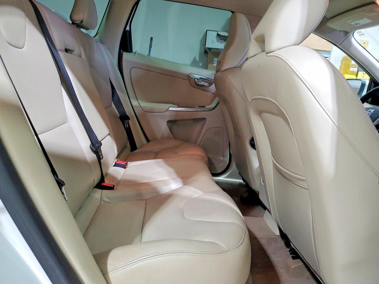 2015 VOLVO XC60 T6 PREMIER photo 11