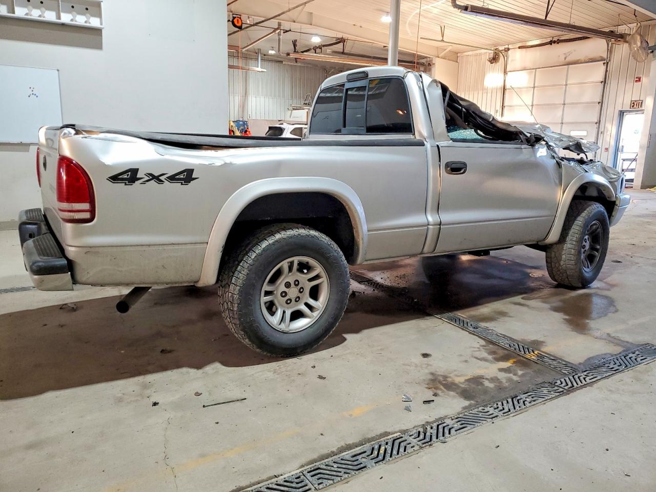 2004 DODGE DAKOTA SPORT photo 3