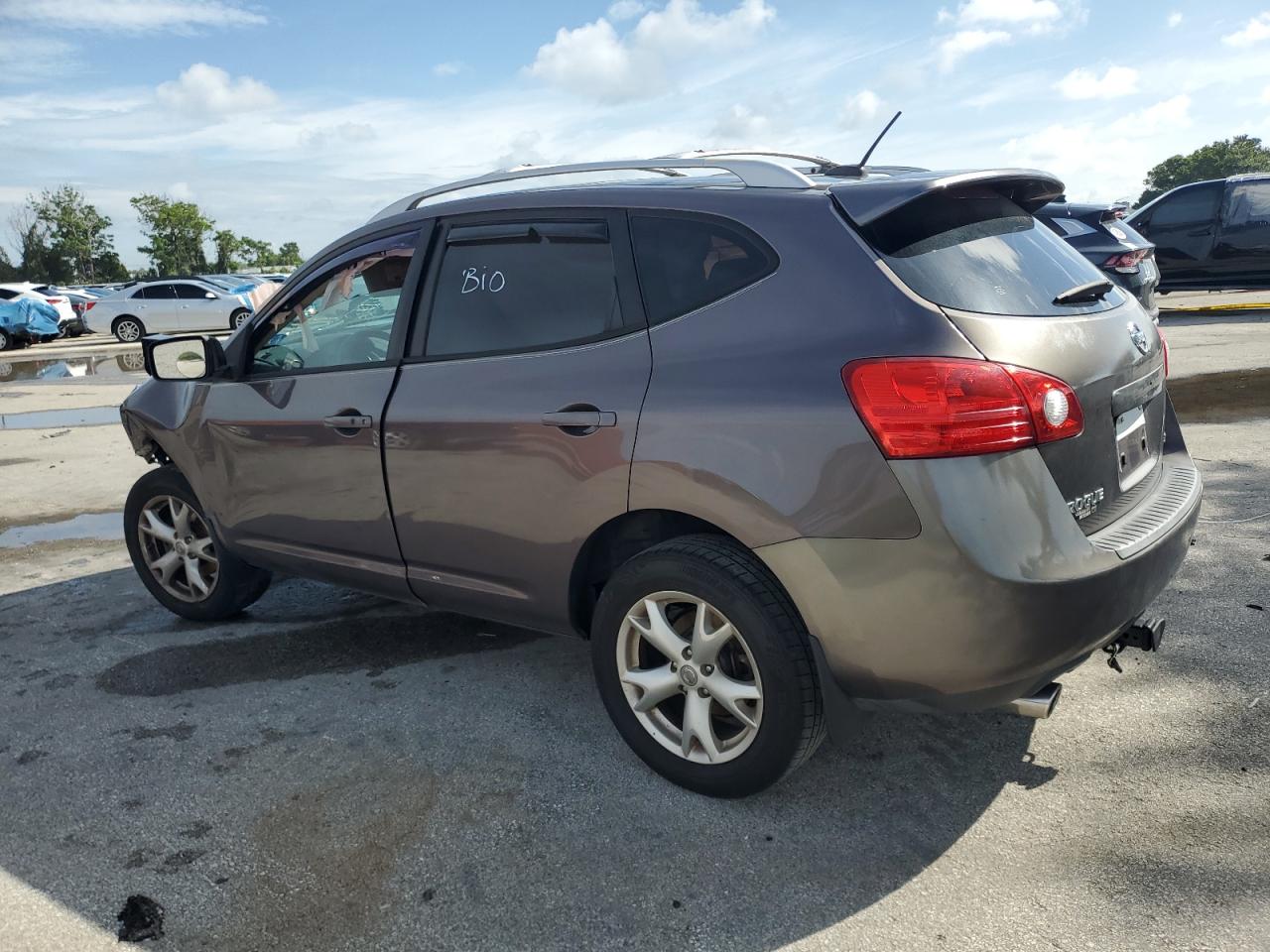 2009 NISSAN ROGUE photo 2
