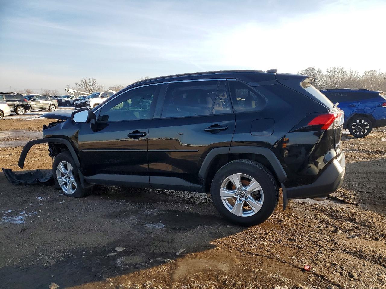 2019 TOYOTA RAV4 XLE photo 2
