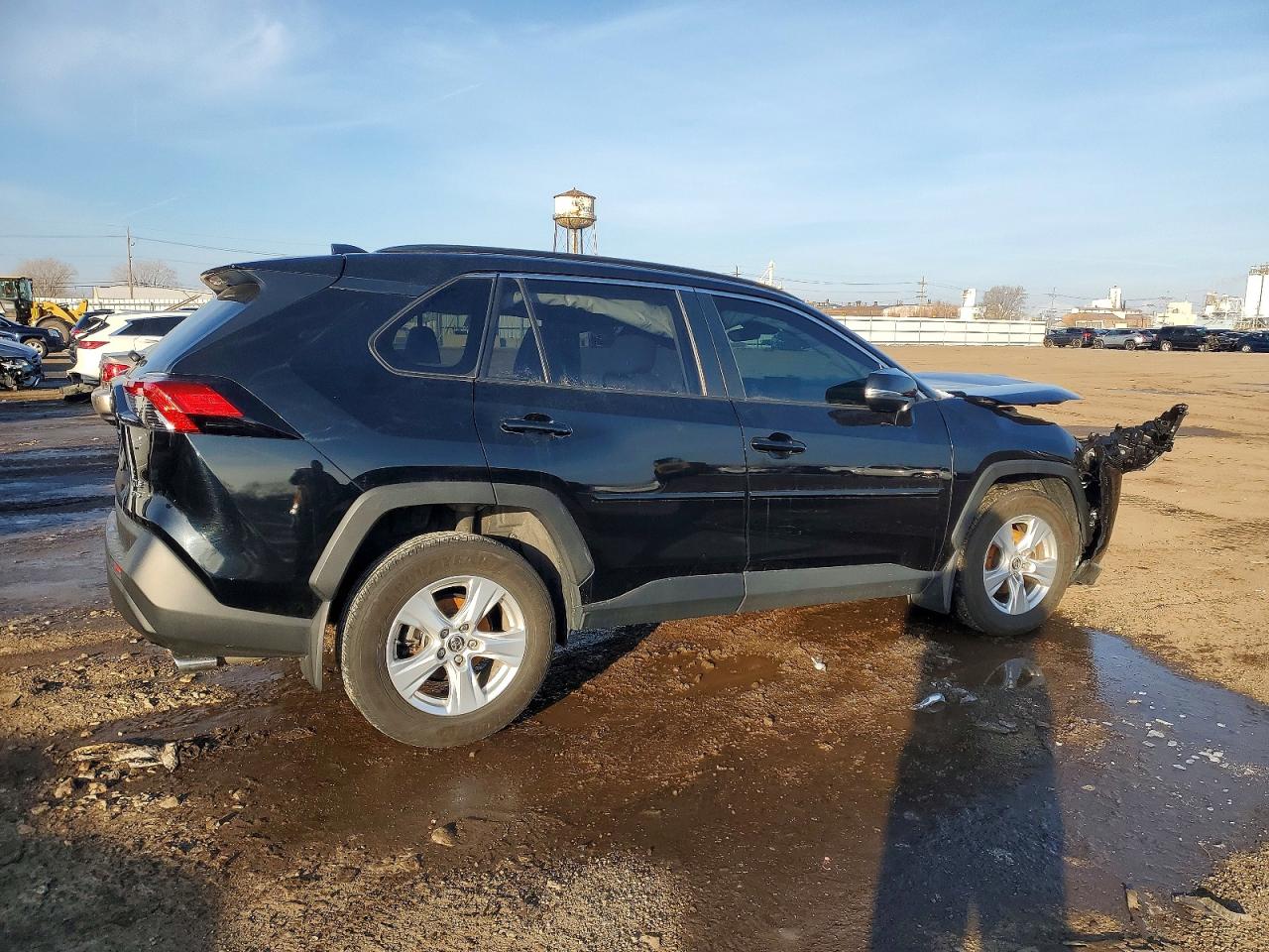 2019 TOYOTA RAV4 XLE photo 3