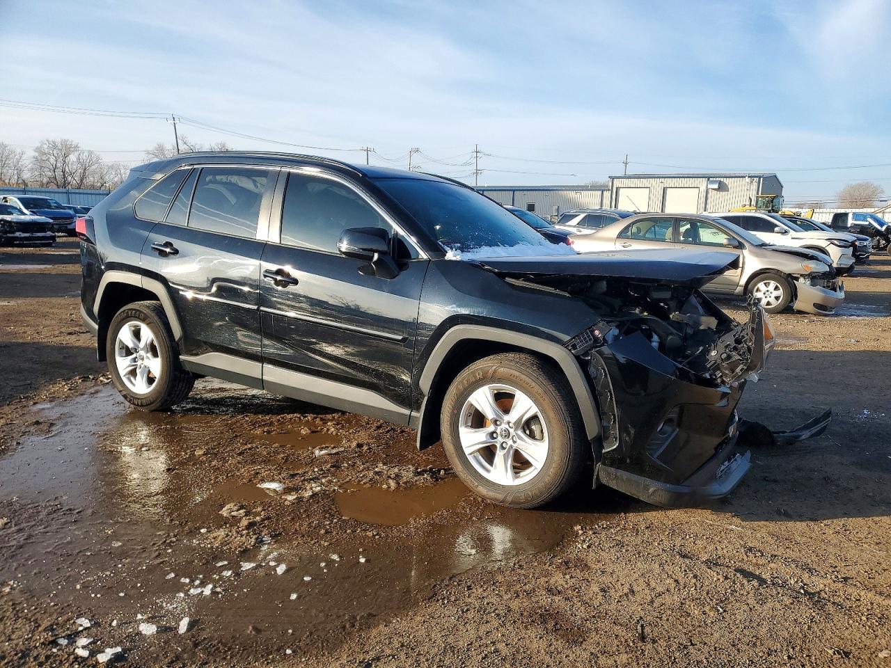 2019 TOYOTA RAV4 XLE photo 4