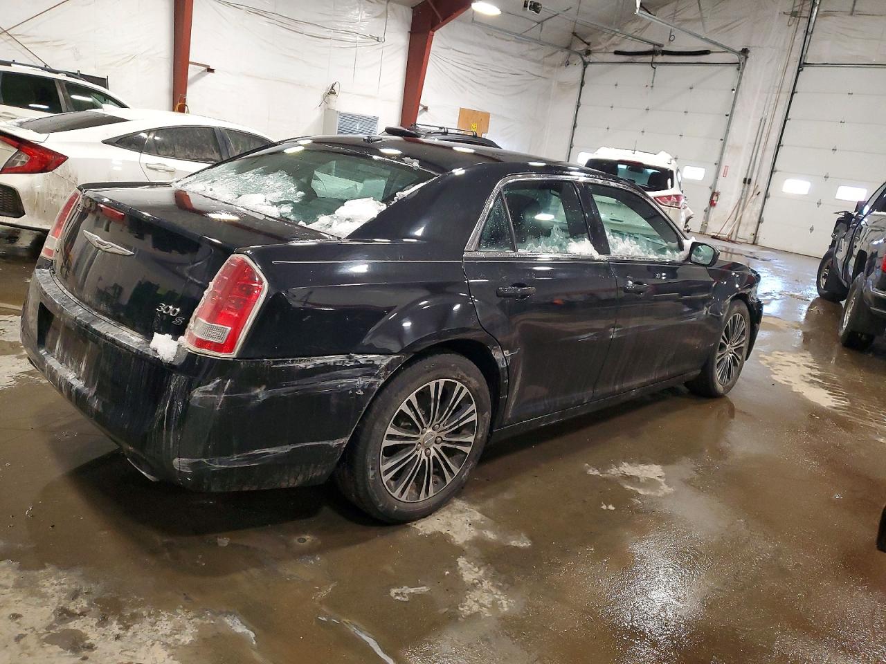 2014 CHRYSLER 300 S photo 3