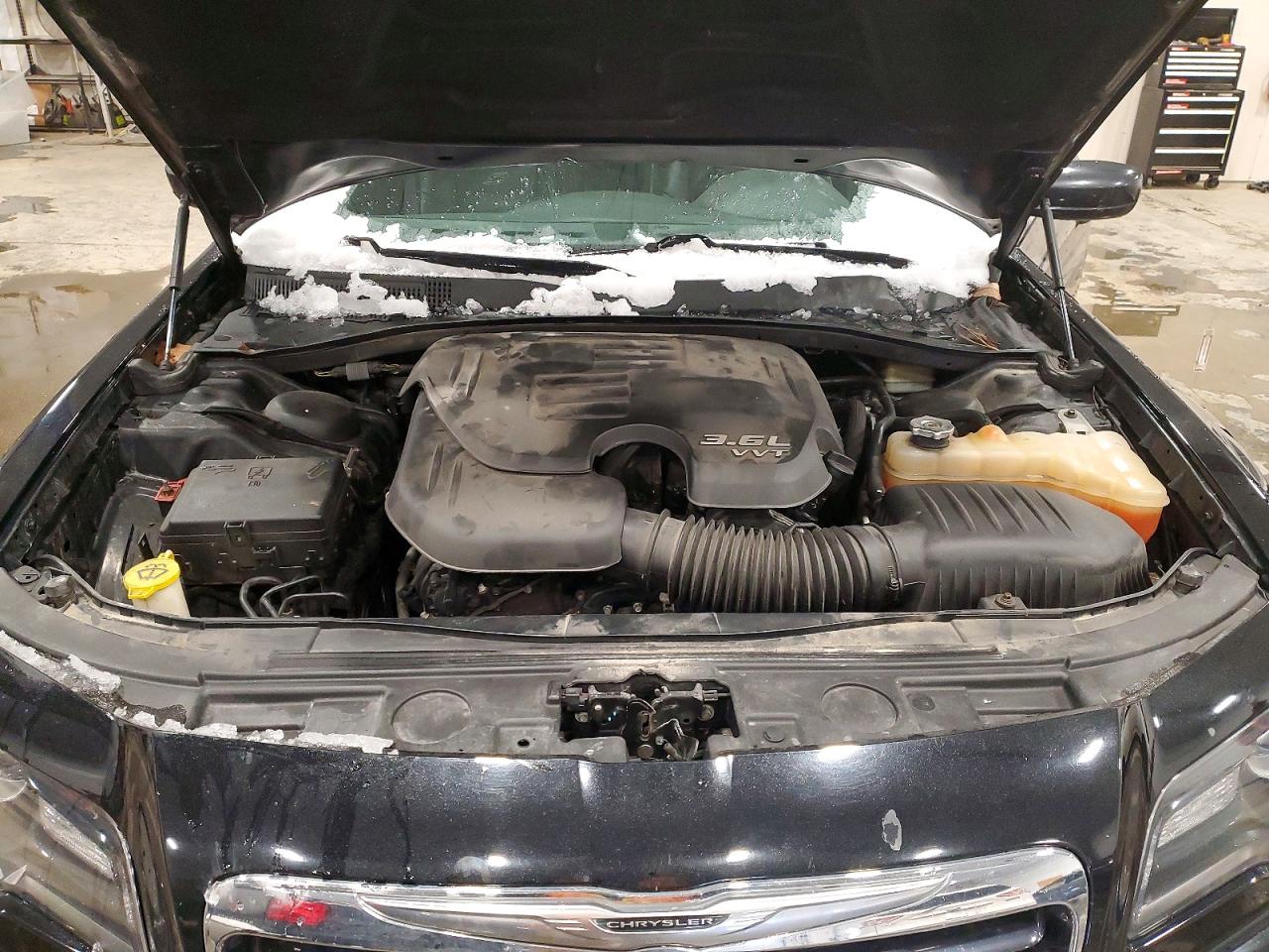 2014 CHRYSLER 300 S photo 11