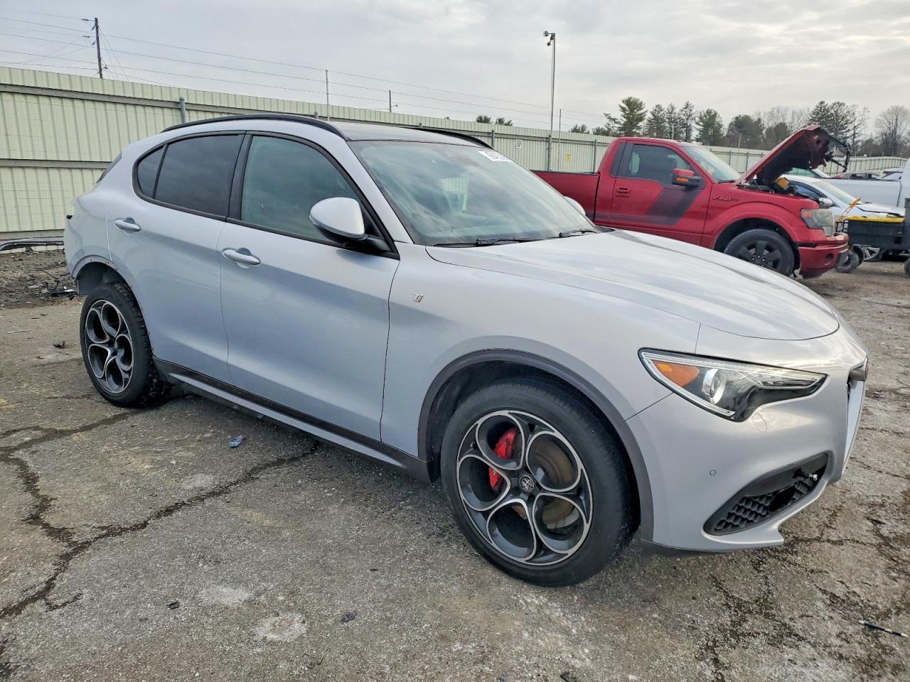 2022 ALFA ROMEO STELVIO TI photo 4