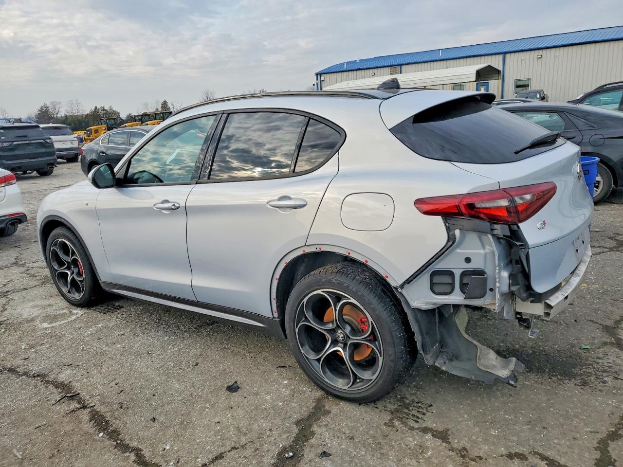 2022 ALFA ROMEO STELVIO TI photo 2
