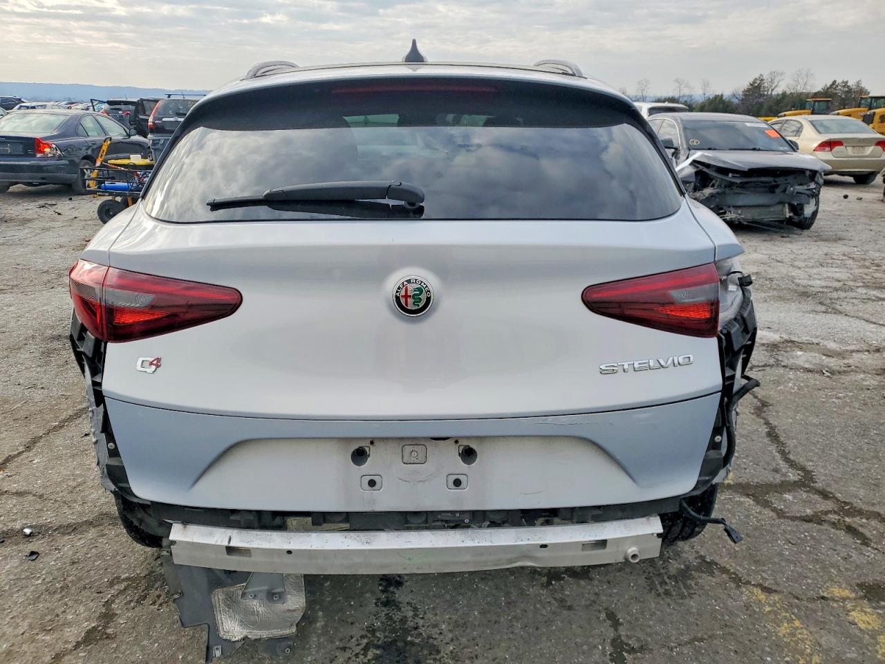 2022 ALFA ROMEO STELVIO TI photo 6