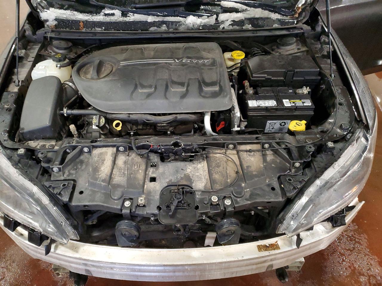 2016 CHRYSLER 200 S photo 11