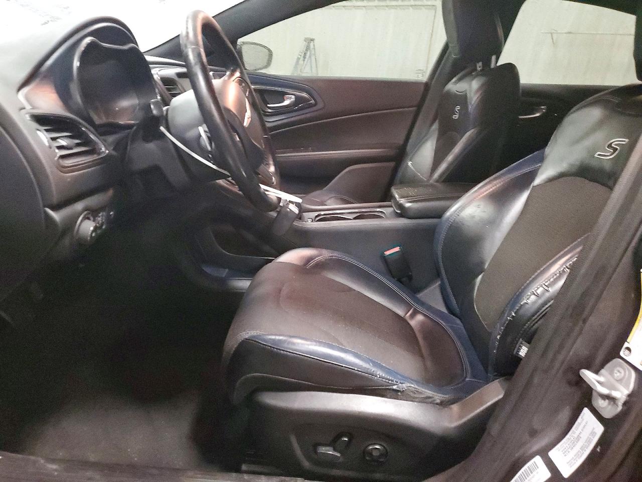 2016 CHRYSLER 200 S photo 7