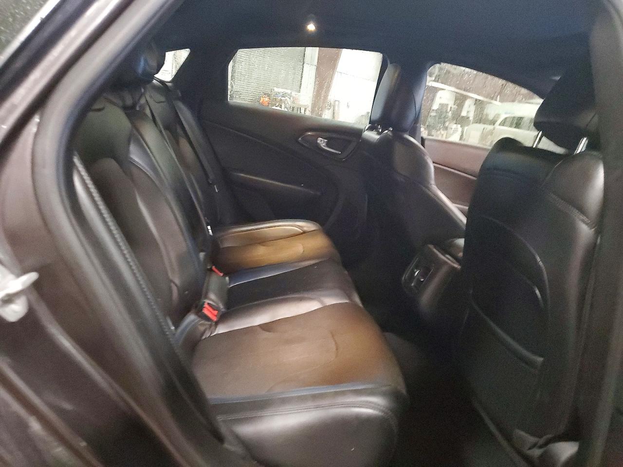 2016 CHRYSLER 200 S photo 10