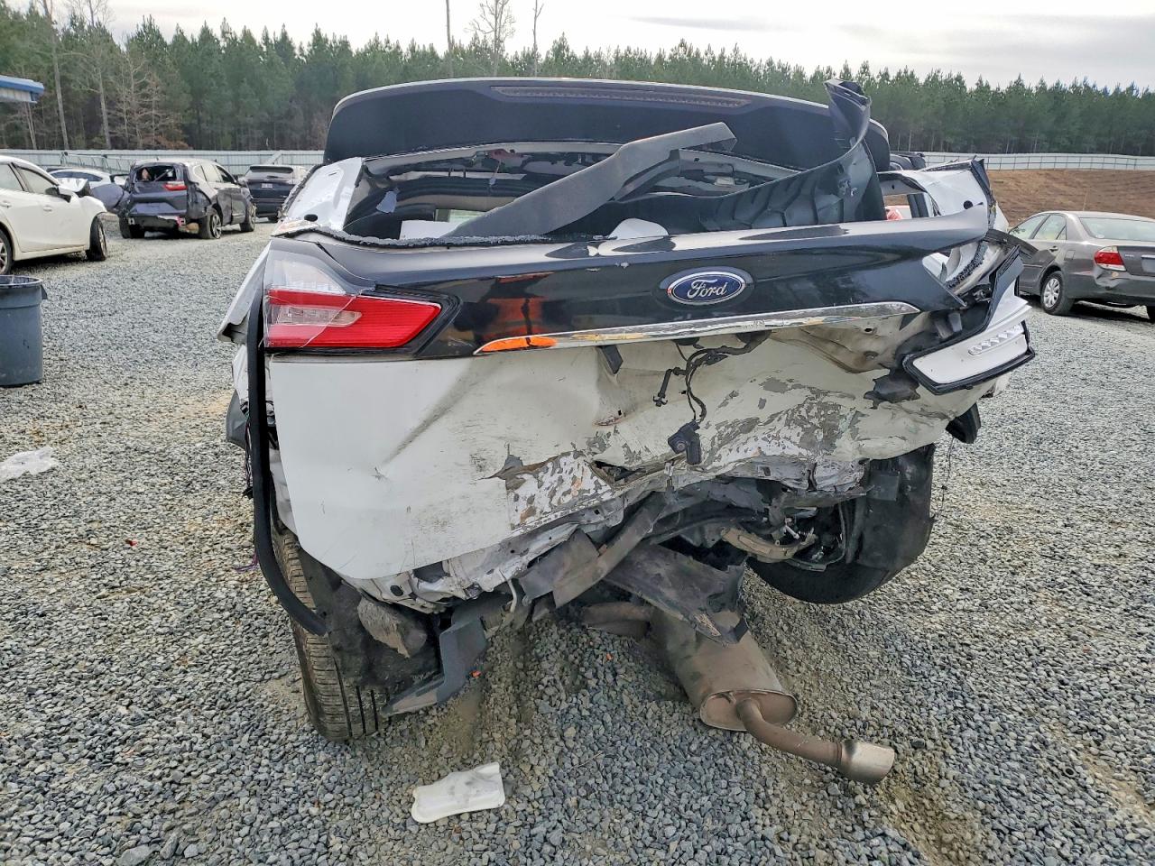 2019 FORD EDGE SE photo 16