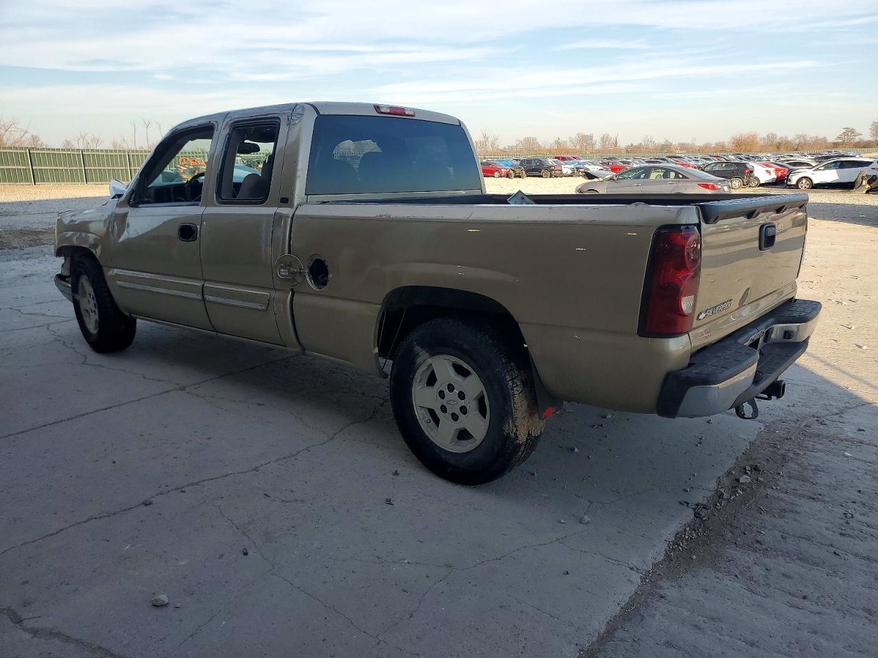 2006 CHEVROLET SILVERADO C1500 photo 3
