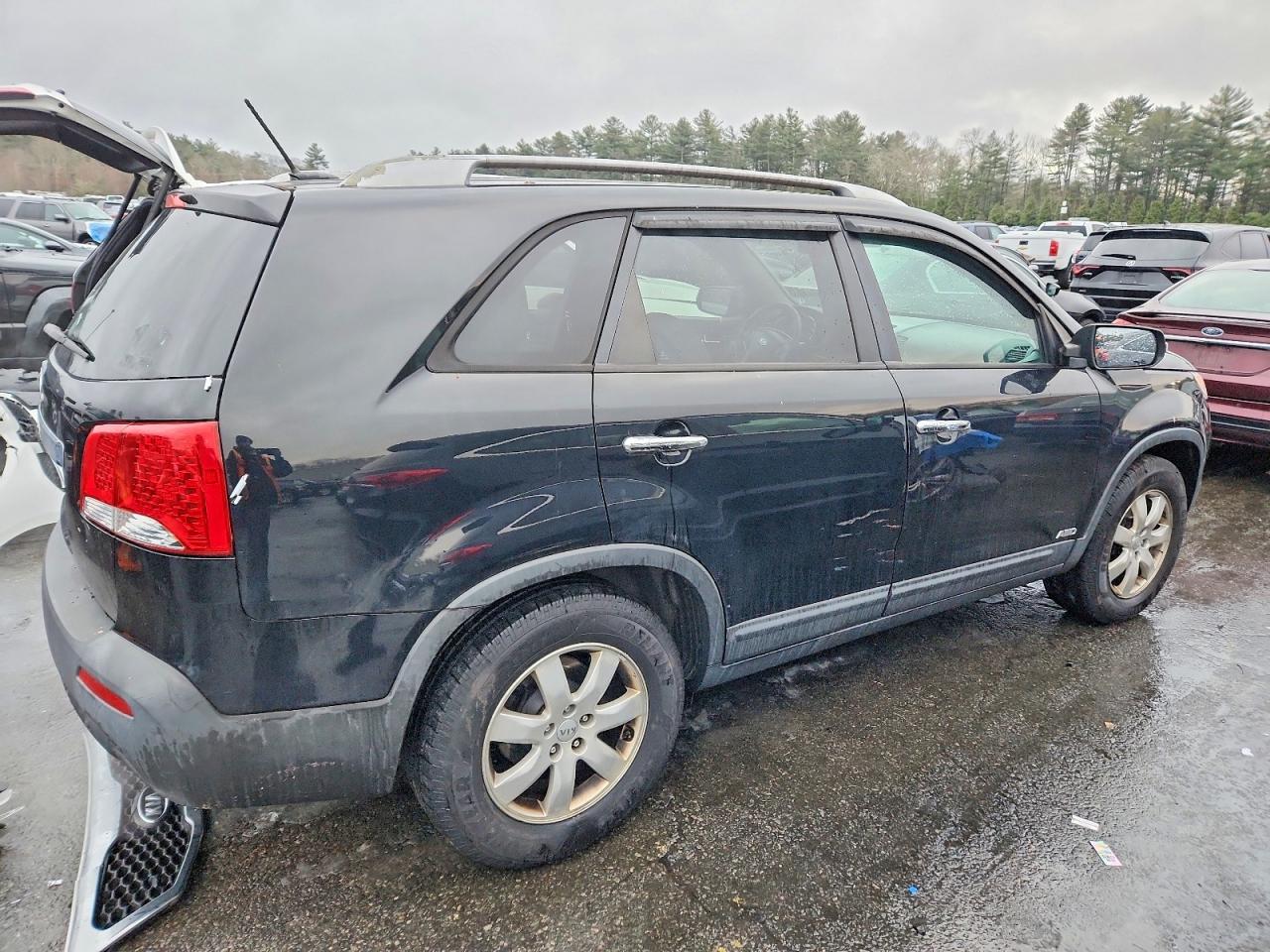 2013 KIA SORENTO LX photo 3