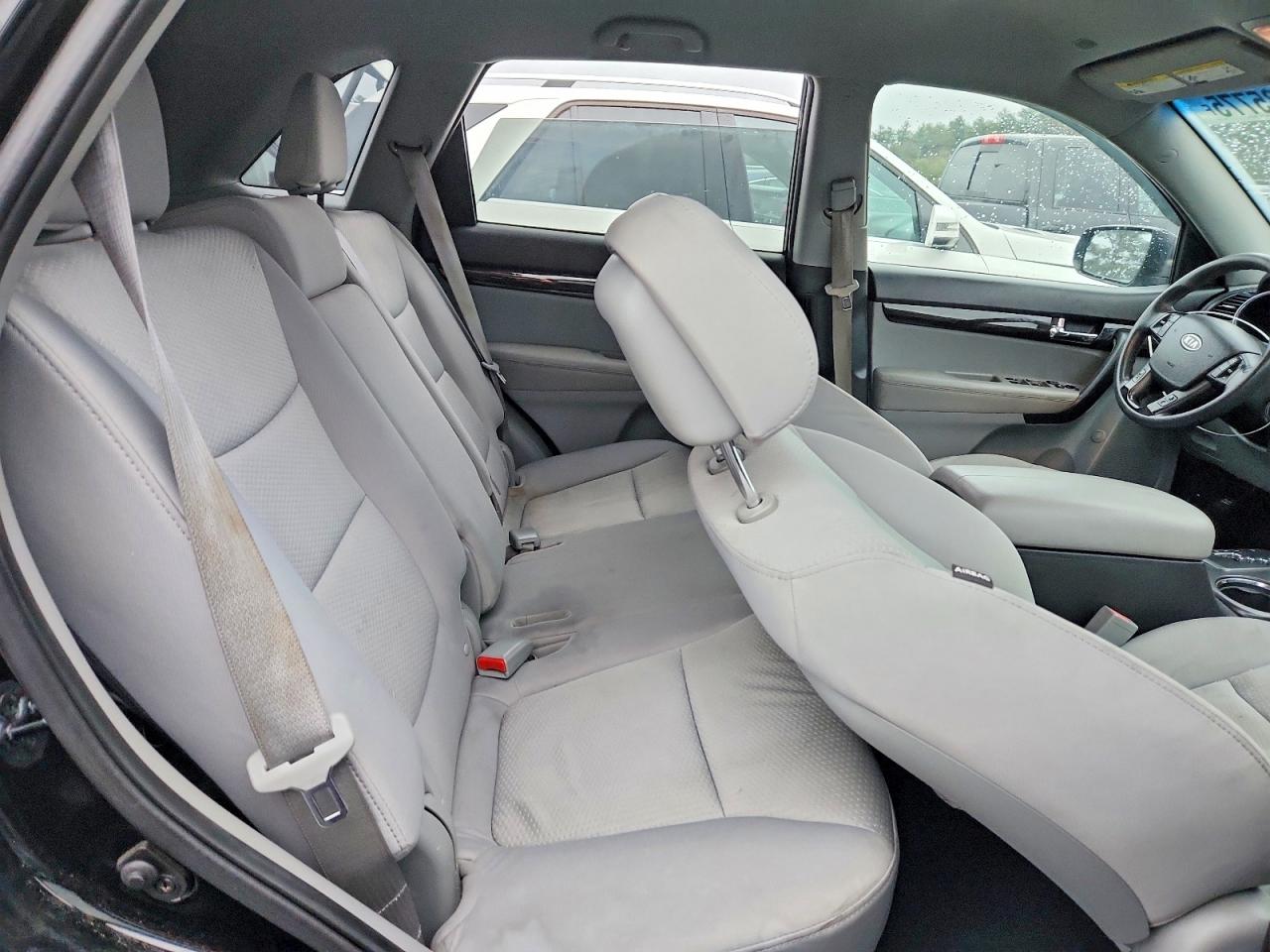 2013 KIA SORENTO LX photo 11