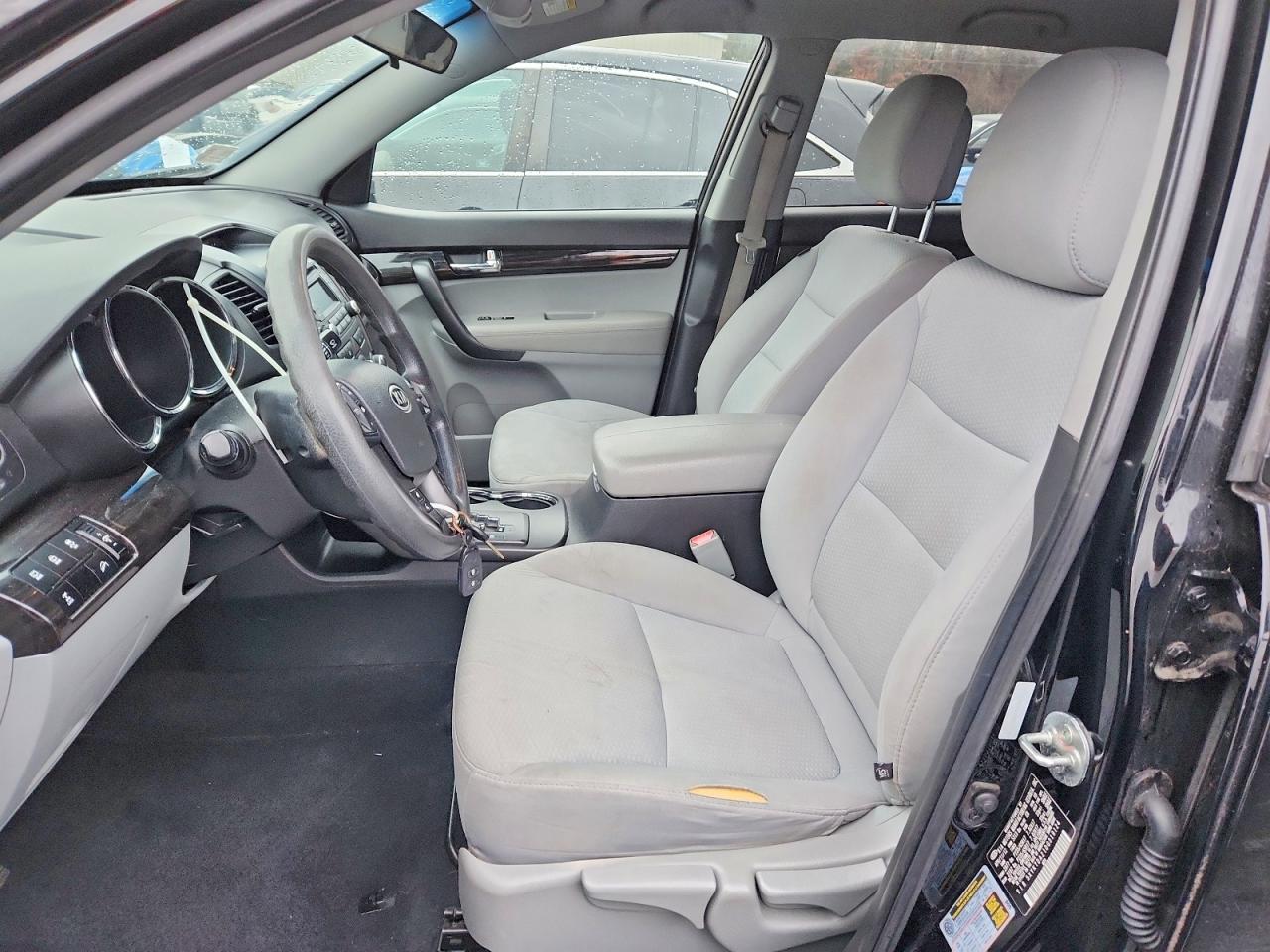 2013 KIA SORENTO LX photo 7