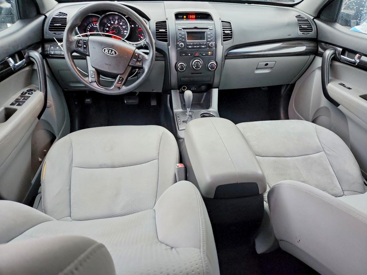 2013 KIA SORENTO LX photo 8