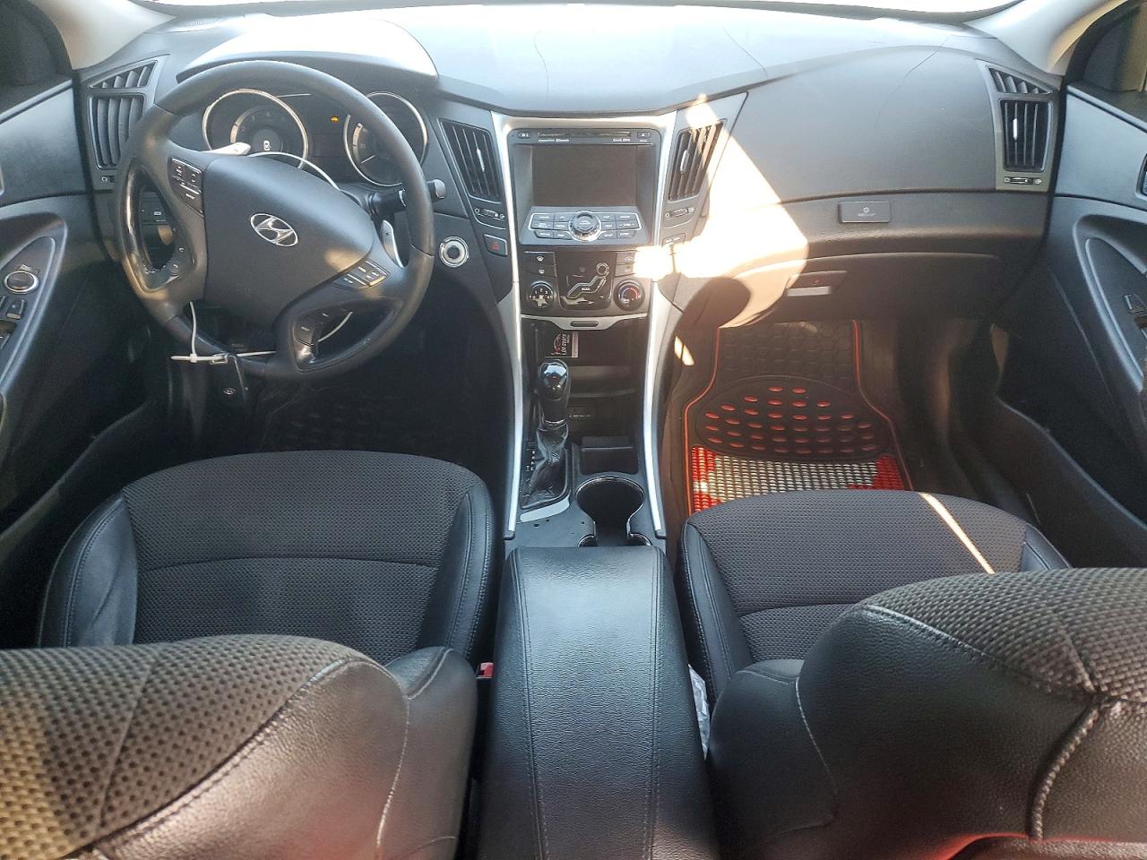 2011 HYUNDAI SONATA SE photo 15