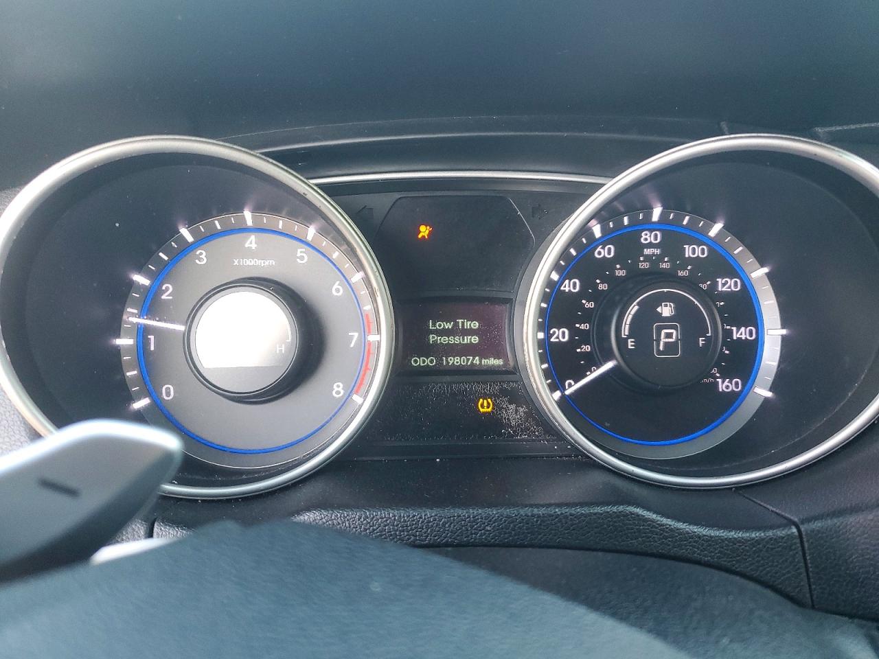 2011 HYUNDAI SONATA SE photo 17