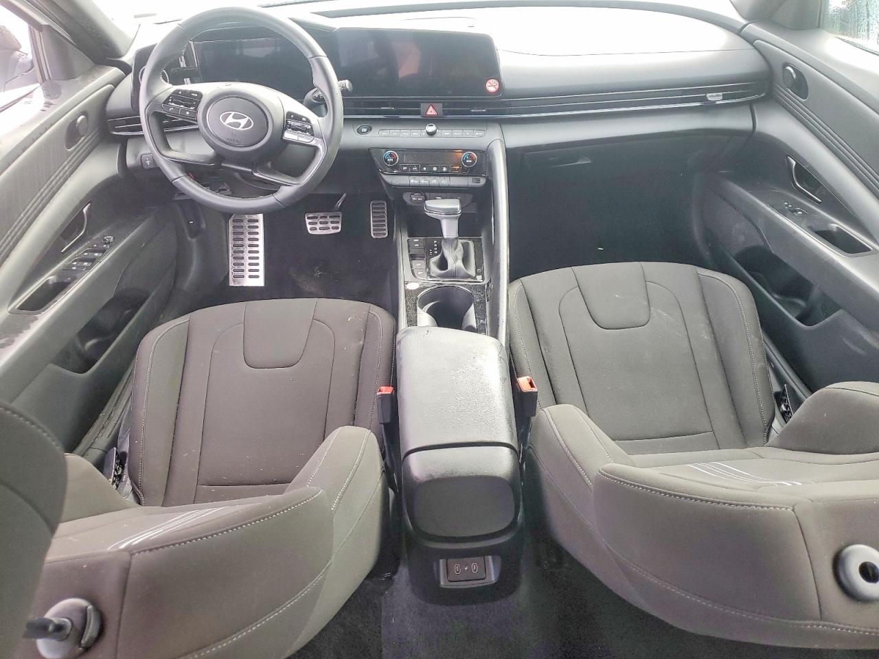 2025 HYUNDAI ELANTRA BLUE photo 8