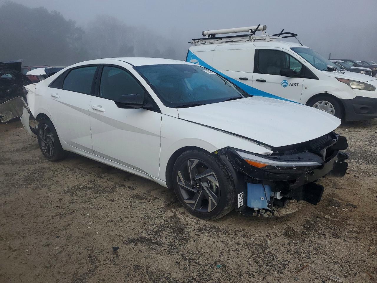 2025 HYUNDAI ELANTRA BLUE photo 4