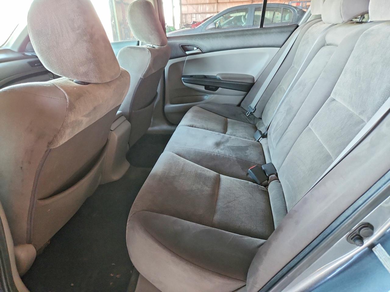 2010 HONDA ACCORD LX photo 19