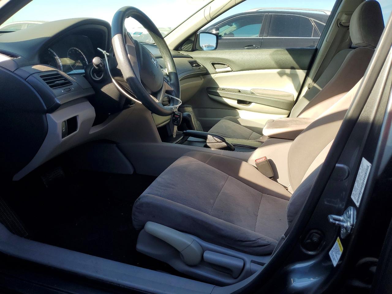 2010 HONDA ACCORD LX photo 13