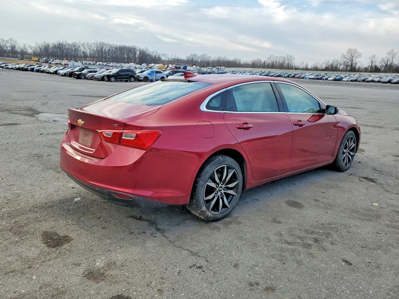 2018 CHEVROLET MALIBU LT photo 3