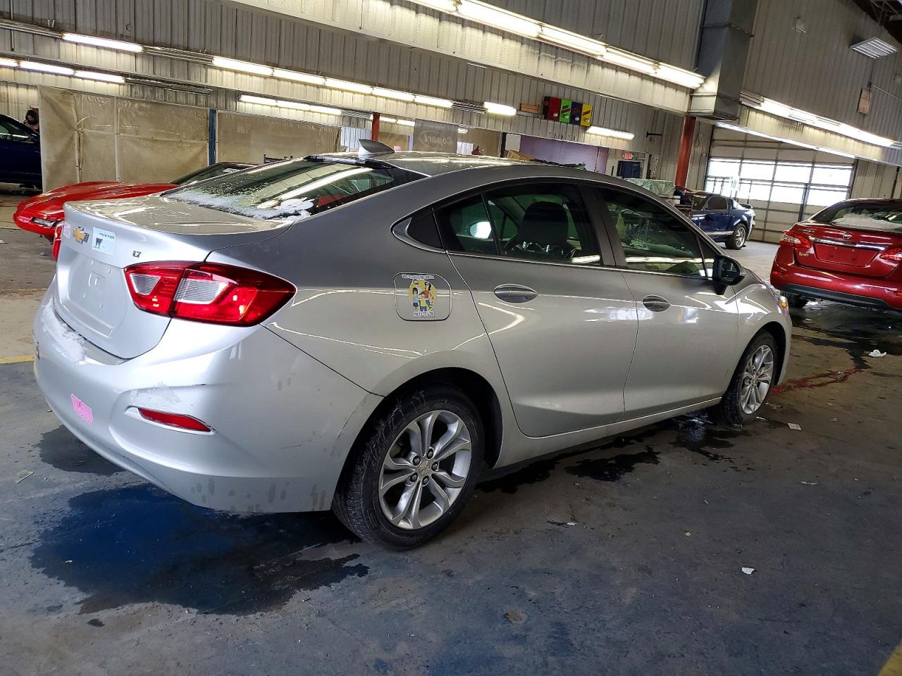 2019 CHEVROLET CRUZE LT photo 3