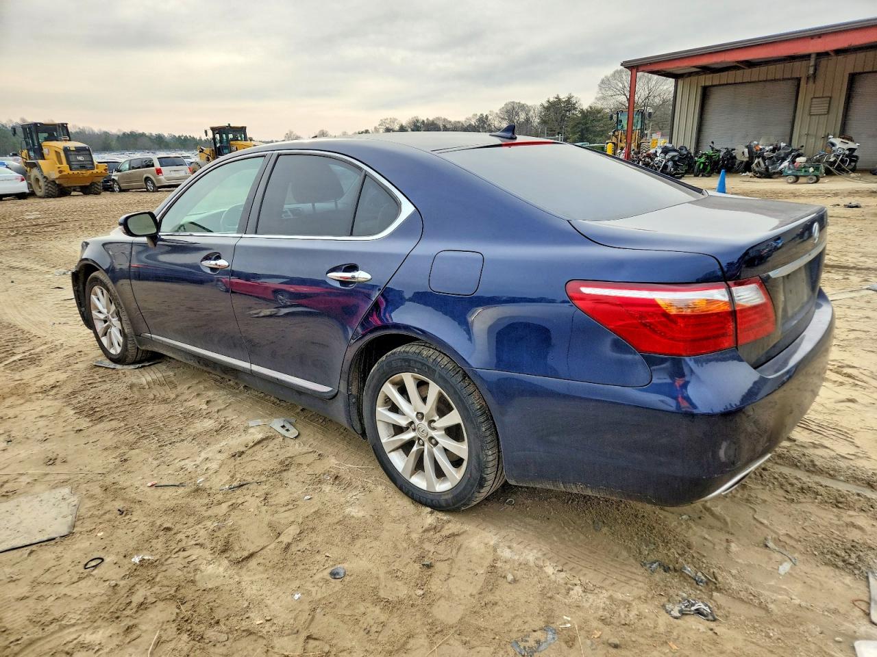 2011 LEXUS LS 460 photo 2