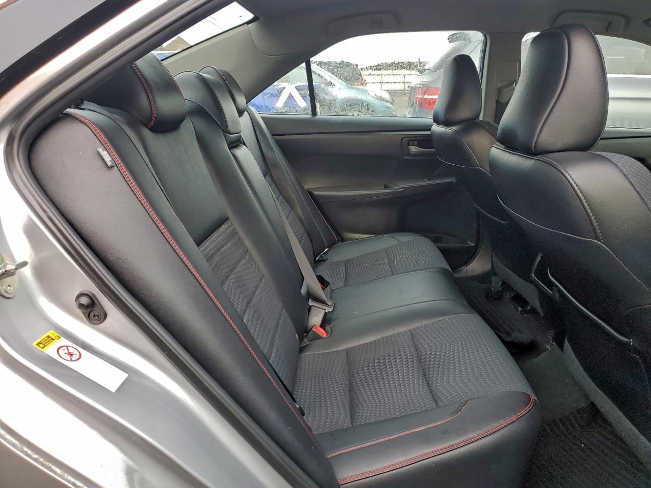2015 TOYOTA CAMRY LE photo 10