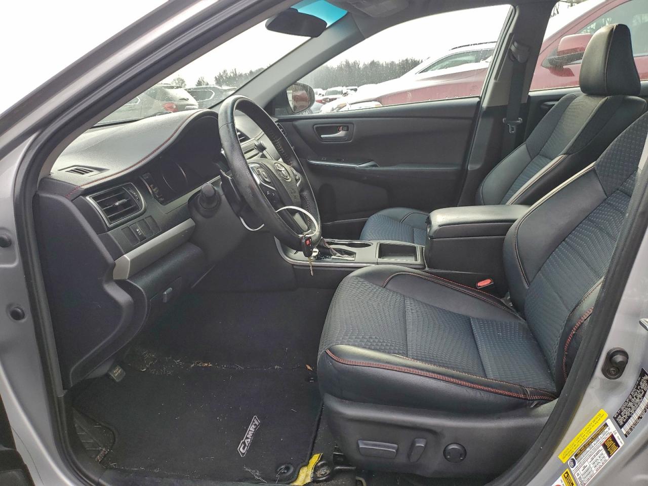 2015 TOYOTA CAMRY LE photo 7