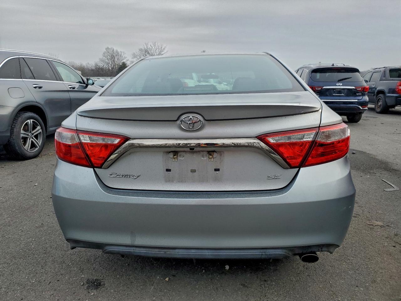 2015 TOYOTA CAMRY LE photo 6