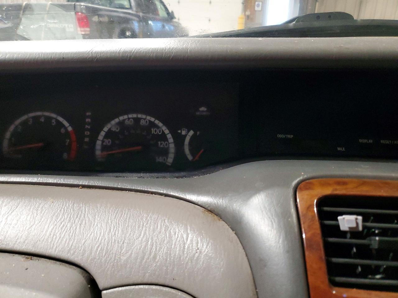 2001 TOYOTA AVALON XL photo 9
