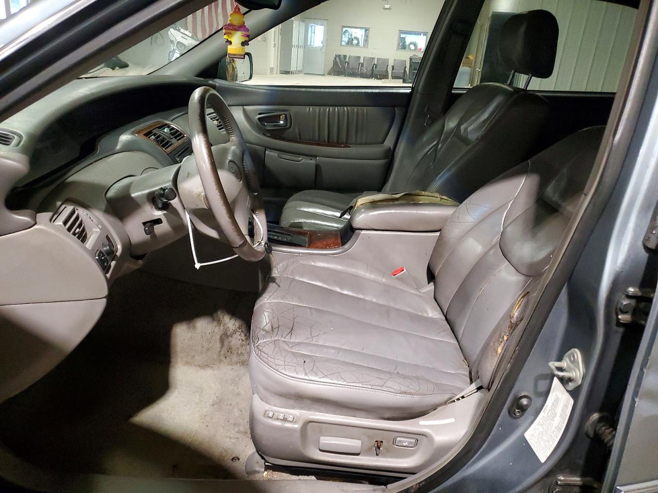 2001 TOYOTA AVALON XL photo 7
