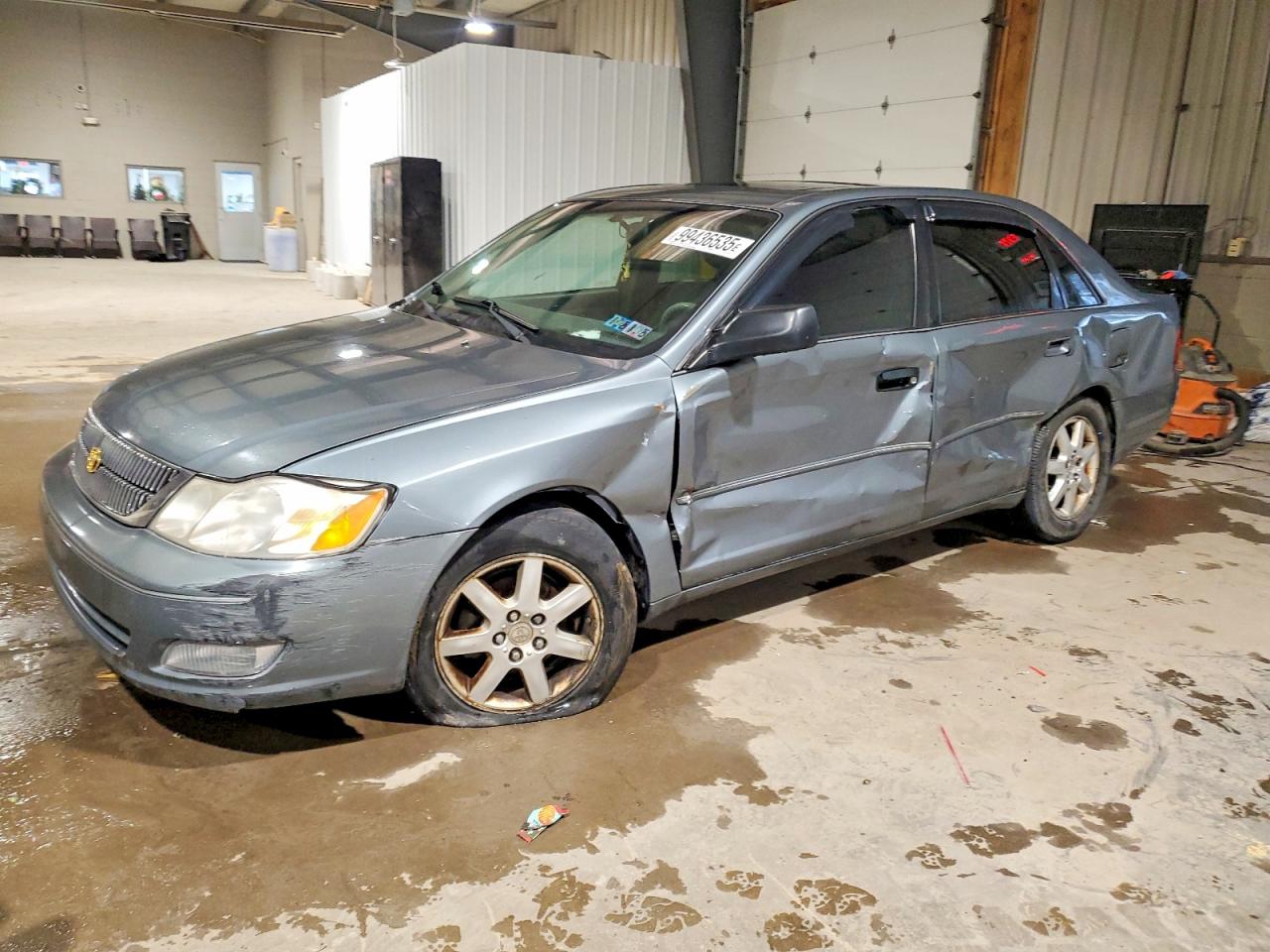 2001 TOYOTA AVALON