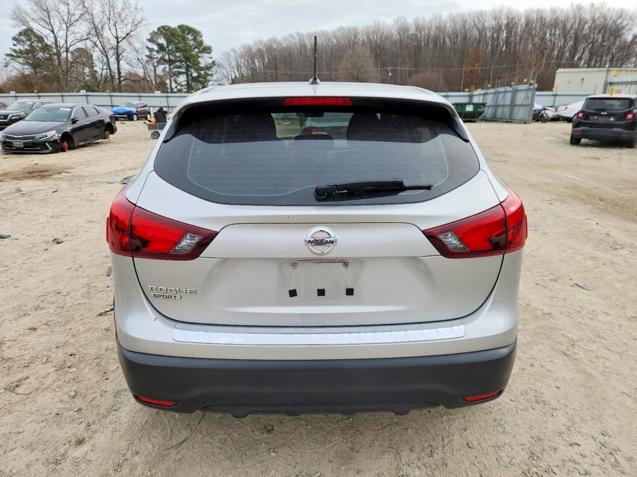 2019 NISSAN ROGUE SPORT S photo 6
