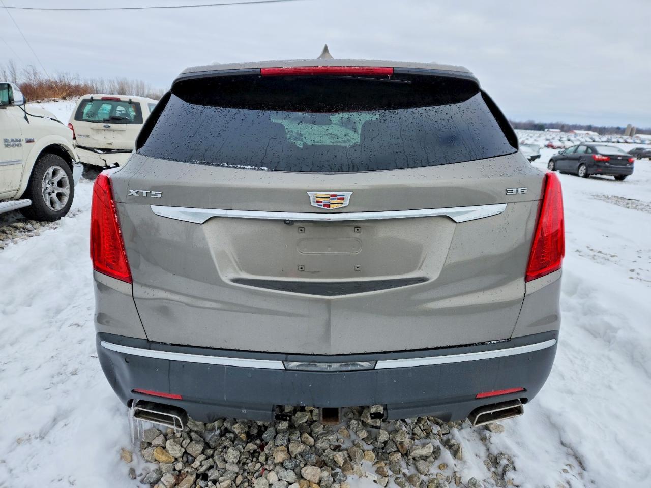 2017 CADILLAC XT5 photo 6