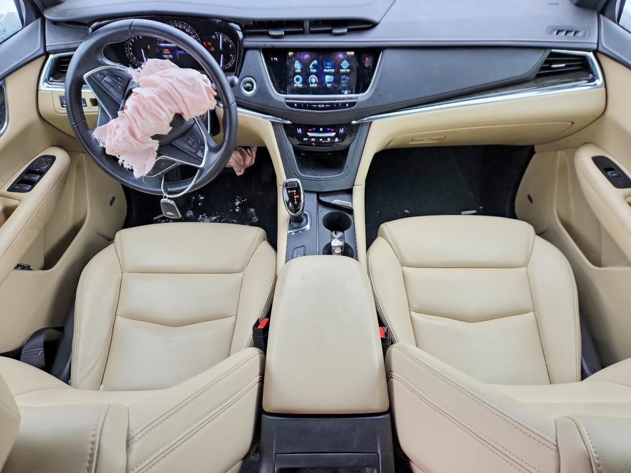 2017 CADILLAC XT5 photo 8