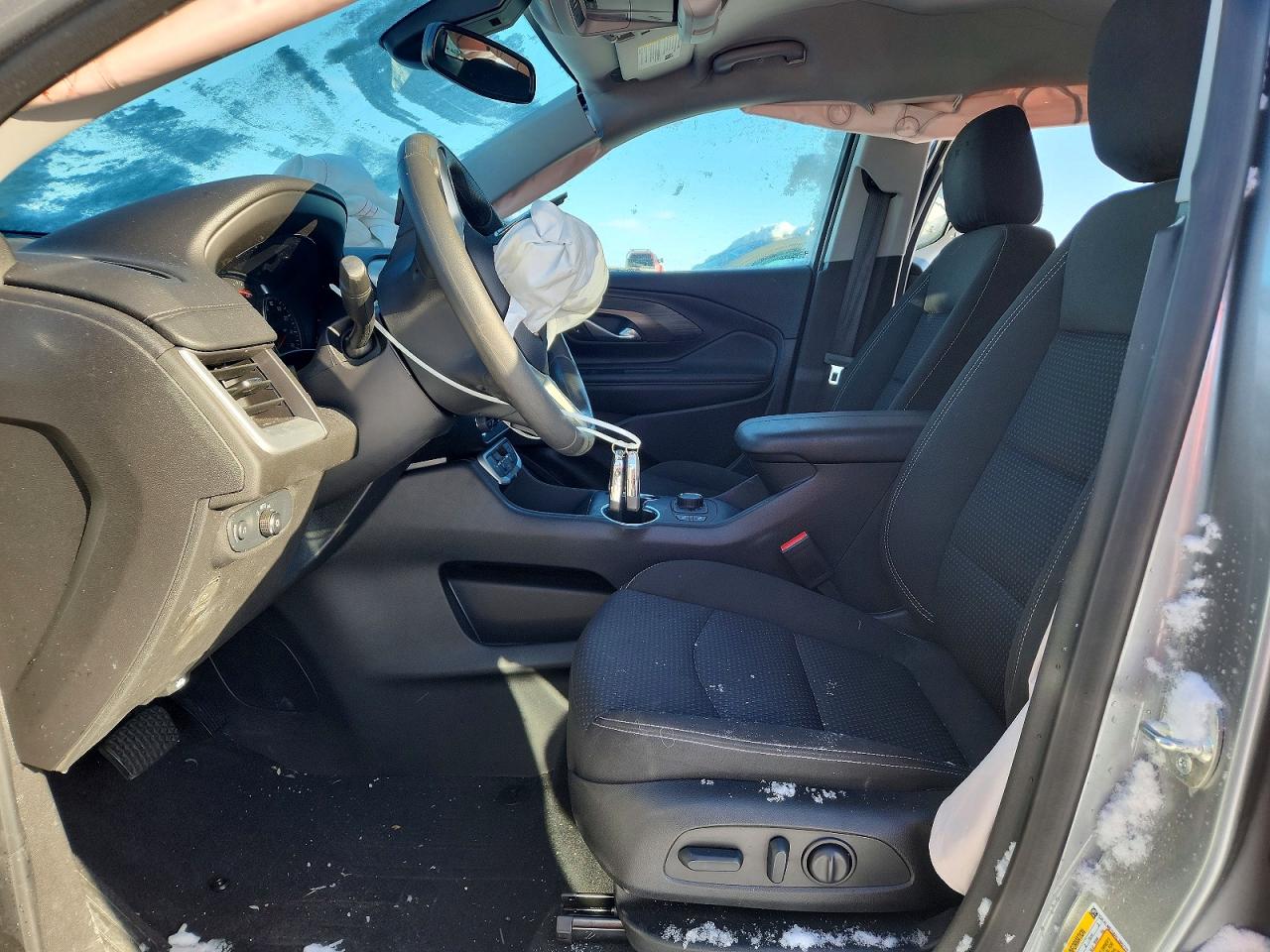 2024 GMC TERRAIN SLE photo 13