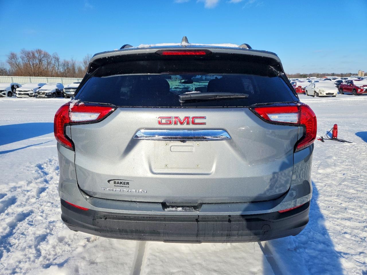 2024 GMC TERRAIN SLE photo 11